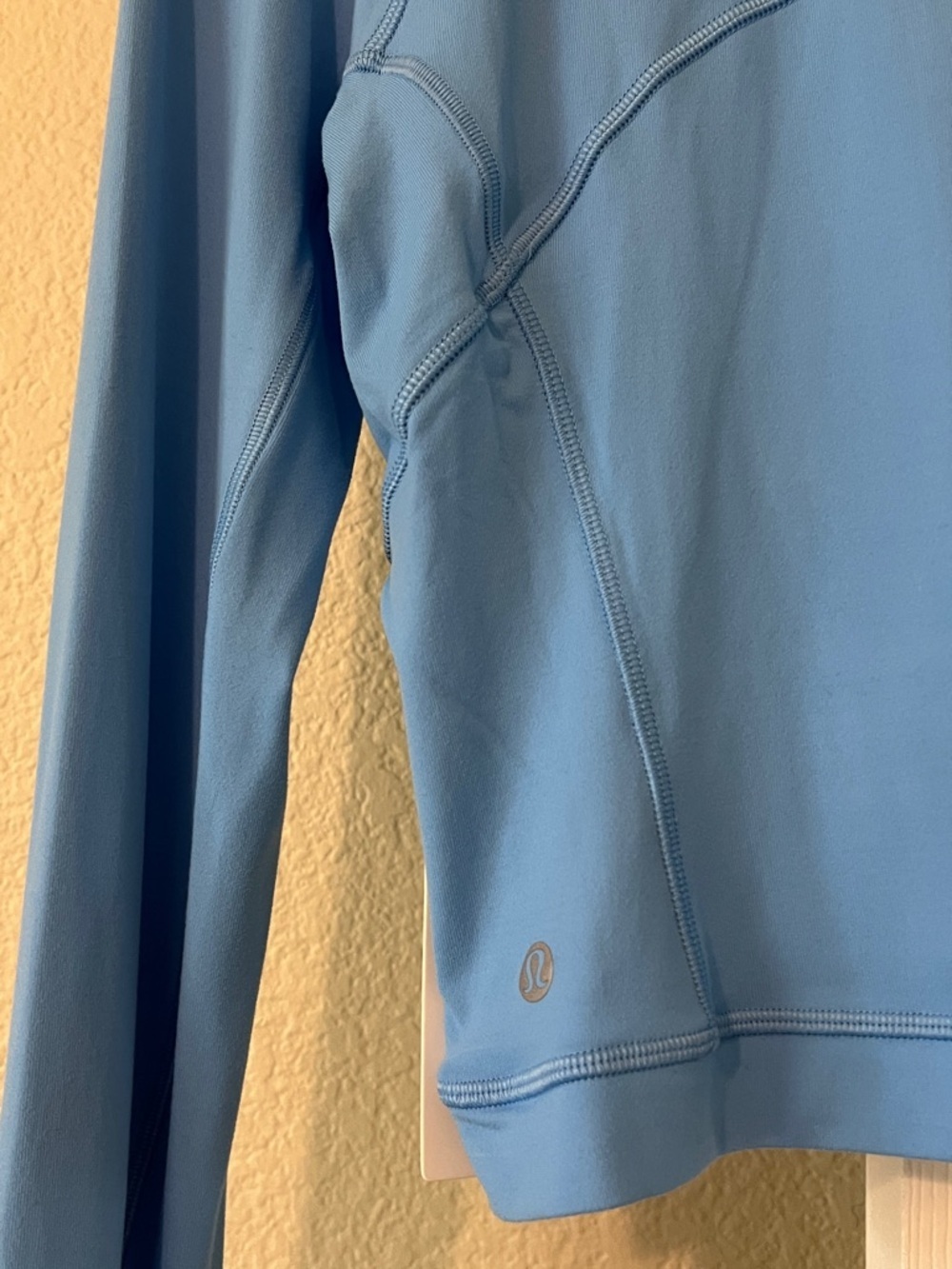 It's Rulu Run Cropped Half Zip in Aero Blue - Picture 8 of 9
